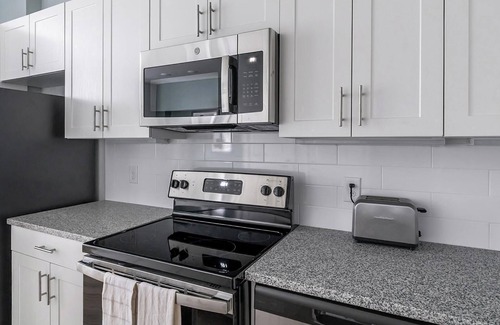 Conroe Apartment | Landing | Stunning 1BD, Clubhouse, Game Room