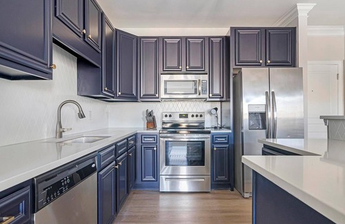 Cary Apartment | Landing | Stunning 1BD, Gym, Courtyard