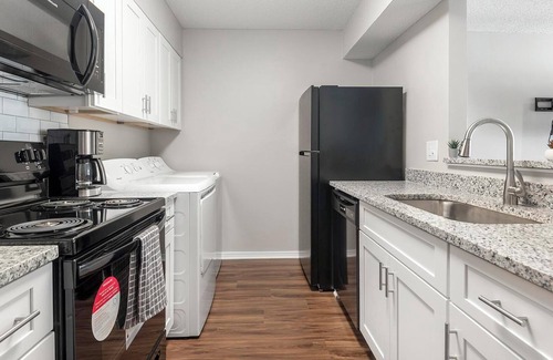 Cordova Apartment | Landing | Stunning 2BD, Game Room, Gym