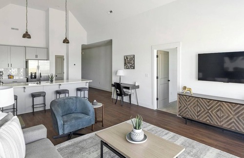 Athens Apartment | Landing | Stunning 2BD, Gym, Clubhouse