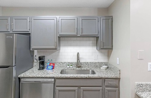 Huntsville Apartment | Landing | Stunning 2BD, Gym, Pool