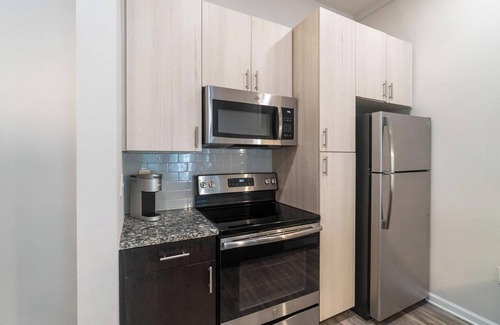 Charlotte Apartment | Landing | Stylish 2BD, Clubhouse, Gym