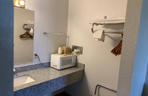 Osawatomie Hotel | Landmark Inn