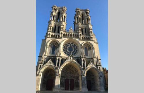 Laon Apartment | Laon : Suite privée au pied de la cathédrale