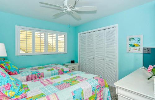 Longboat Key Apartment | LaPlaya 103A Time to relax Enjoy the peaceful, private beach just a shells throw from your door
