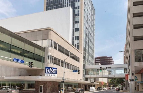 Downtown Des Moines Apartment | Large 1 Bed apt in the Heart of Downtown