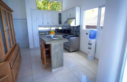 Sosua Villa | Large 10BD party villa, BBQ, ping pong, infinity pool with sea views!