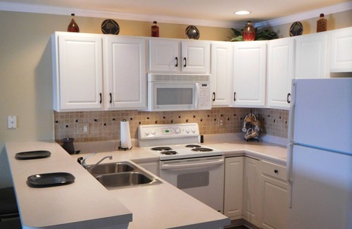 Kaiser Condo | Large 2 BR, 2 full bath Lake view condo at Park Place at the Lake