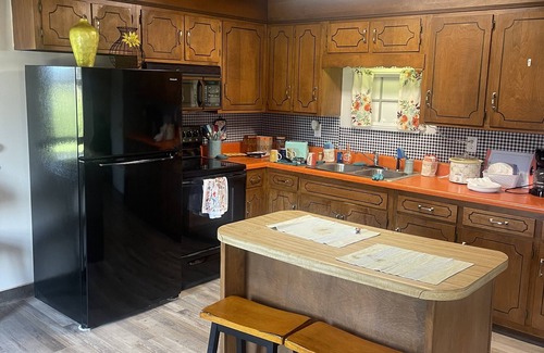 Baxter Cabin | Large 2Br Remodeled Cabin!