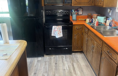 Baxter Cabin | Large 2Br Remodeled Cabin!