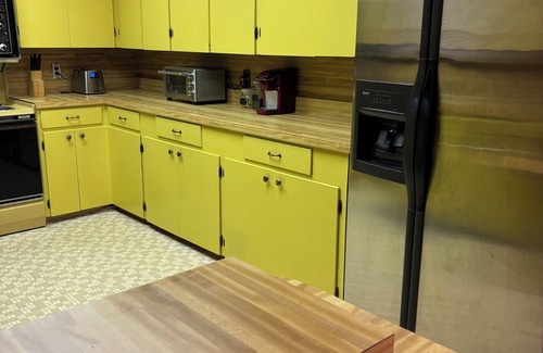 Benton House | Large 3 bedroom/4 Beds/2 Bath home very clean and spacious