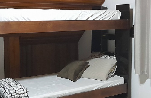 Cajuru House | Large and comfortable house 700 meters from the Botanical Garden