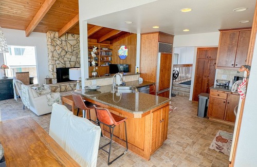 Oceano House | Large Beach Front Home with Amazing Ocean Views!