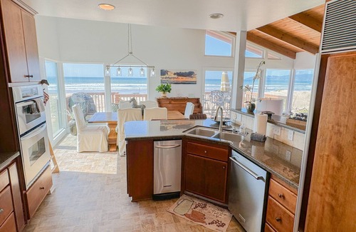 Oceano House | Large Beach Front Home with Amazing Ocean Views!