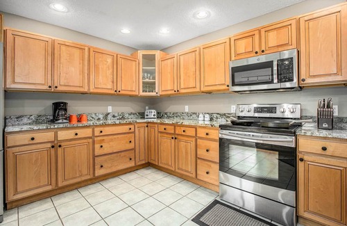 Interlochen House | Large Beach Front Property, 3 Kayaks Included!