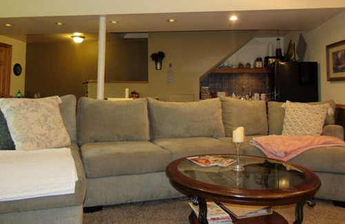 Winthrop Harbor Apartment | Large, Beautiful, bright, suite. Near Naval Base & 6 Flags