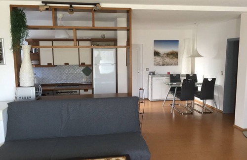Lohfelden Apartment | Large bright 2 room apartment