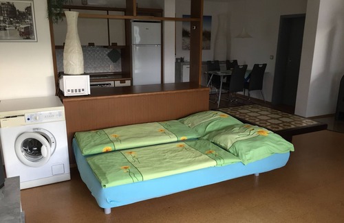 Lohfelden Apartment | Large bright 2 room apartment