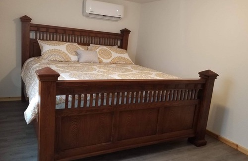 Waynesville Cabin | Large Cabin Sleeps 10