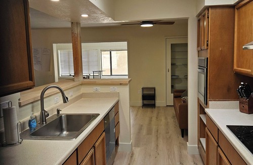 Desert Hills Estates House | Large charming 2-bedroom house with WiFi, AC in fabulous Green Valley