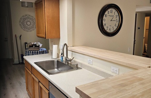 Desert Hills Estates House | Large charming 2-bedroom house with WiFi, AC in fabulous Green Valley