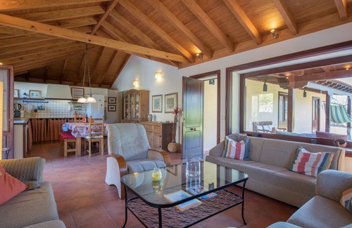 Hermigua Ski Chalet | Large Comfortable Chalet With Sea Views On the Most Beautiful Valley, free wifi