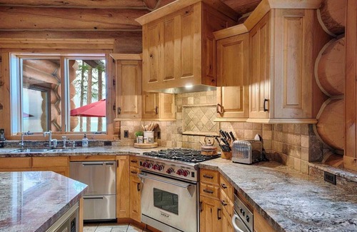 Marion House | Large Custom Log Estate Sleeping 14 on 50 Acres