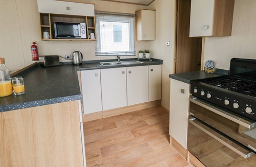 Mynachlogddu House | Large, deluxe 12ft-wide caravan with one double with en suite W.
