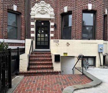 Columbia Heights Apartment | Large DUPLEX Apt 2Bdrm 1Den-Metro