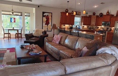 North Little Rock House | Large Executive Home. Near all highways.15 min to airport, base and downtown.