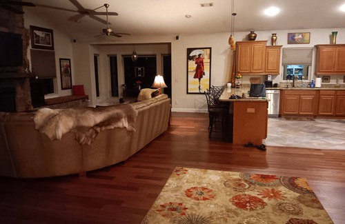 North Little Rock House | Large Executive Home. Near all highways.15 min to airport, base and downtown.