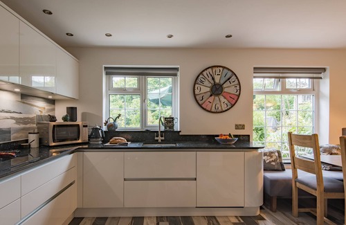 Alkham House | Large family holiday home with beautiful garden, sleeping 8 guests in the beautiful Kent countrysid