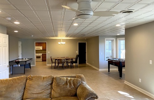 Kuttawa House | Large family home at LAKE BARKLEY sits on a 2.3 acre lot!