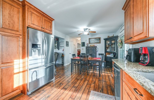 Halfway House | Large Family Home: 5 Mi to Dtwn Hagerstown!