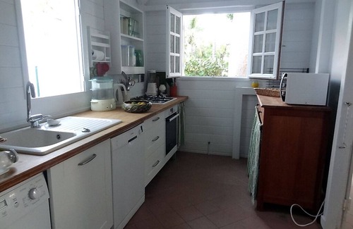 Sainte-Anne Villa | Large family home with private beach