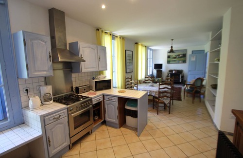 Le Tech Other | Large gîte by the river, private terrace,