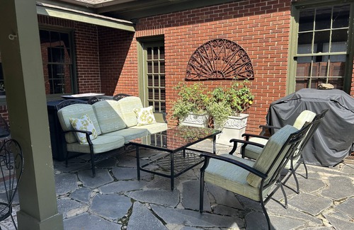 Athens House | Large home 12 mins from Sanford Stadium/downtown, 8 mins to Botanical Gardens