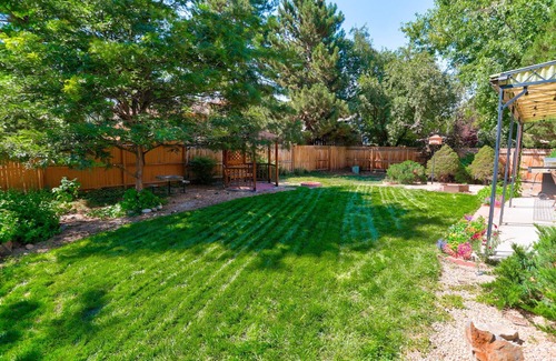 Arvada House | Large home in Arvada, centrally located, free parking garage