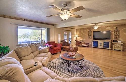 Lakeview House | Large Home with Games 4 Mi to Bull Shoals Lake!