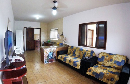 Porto Belo House | Large house between Meia Praia and Perequê 500m from the beach w/WiFi and barbecue