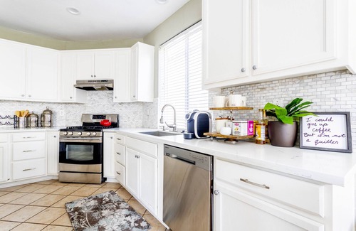 Elk Grove House | Large house in a safe new neighborhood