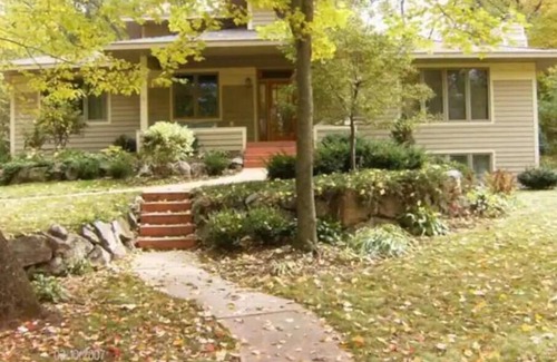 Lake Mills House | Large House lake access 3 ba, 5 br, near Madison