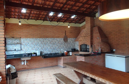 Boituva House | Large house on gated community | Near Parachuting