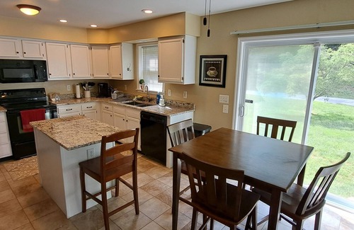 Glen Rock House | Large house that sleeps 10 on 15 acres near Heritage Rail Trails, Glen Rock, PA