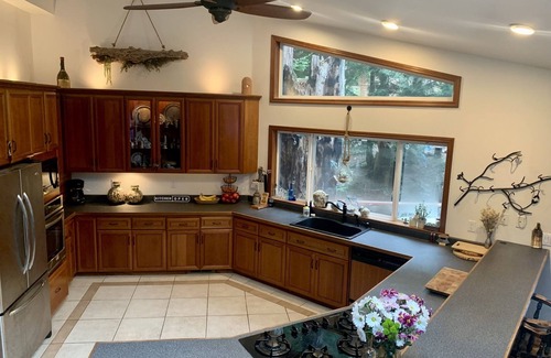 Fortuna House | Large house Up in the Redwoods perfect for large families. Pet friendly.
