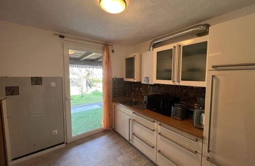 Eller Villa | Large house with garden for large families, i.d. Proximity v. Exhibition halls and university hospital