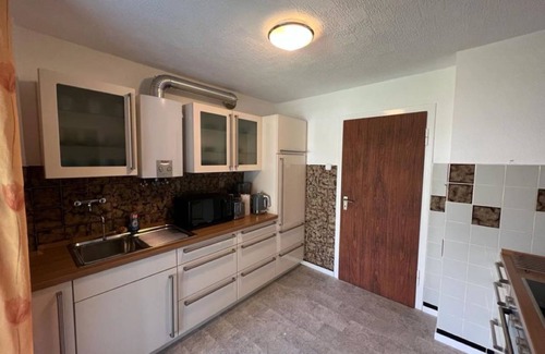 Eller Villa | Large house with garden for large families, i.d. Proximity v. Exhibition halls and university hospital