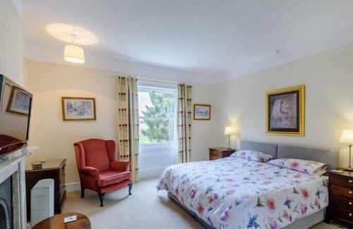 Ulceby Other | Large House with Garden & Outdoor Furniture - Ideal for Families & Dog Friendly