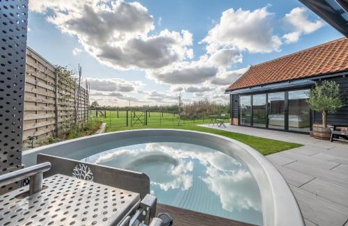 Ipswich House | Large immaculate rural conversion - The Milking Parlour