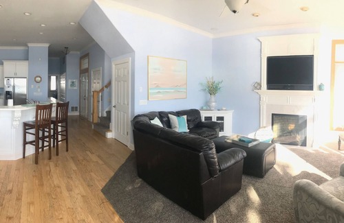 Enchanted Hills House | Large Lakefront, 5 bdrm, 5 bath, Elevator, Pure Sand Bottom Great for Swimming